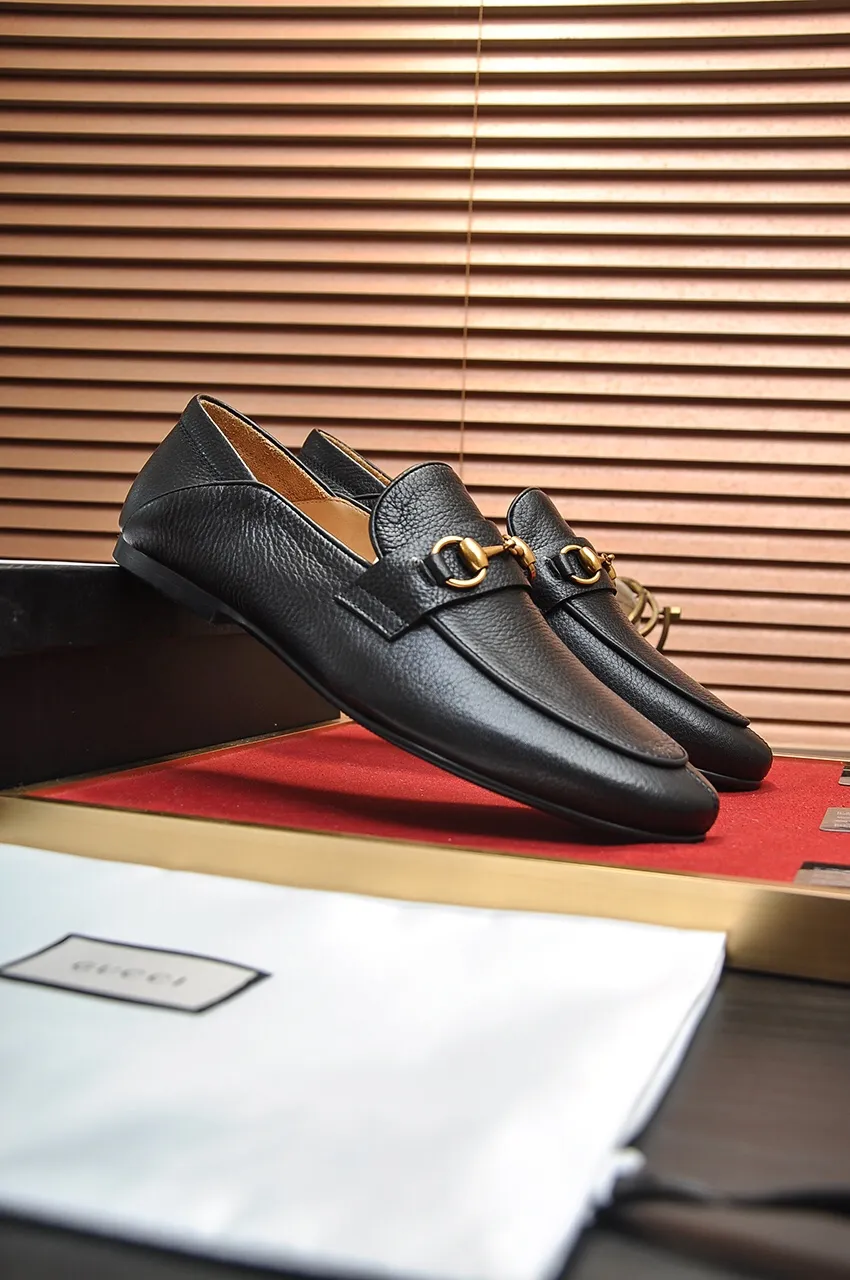 Men's shoes 💰520💶【GUCCI】 (High-end Niuli) New 🍀Gucci* - top version Gucci Peas shoes! Made of imported original cowhide, the inner top layer is comfortable cowhide lining! Original wear-resistant rubber outsole! High quality products! Code number 38-44!